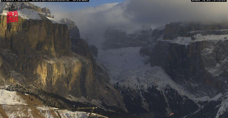 Webcam Campitello-Mazzin-Col Rodella  - Canazei - Belvedere - Skiarea Belvedere