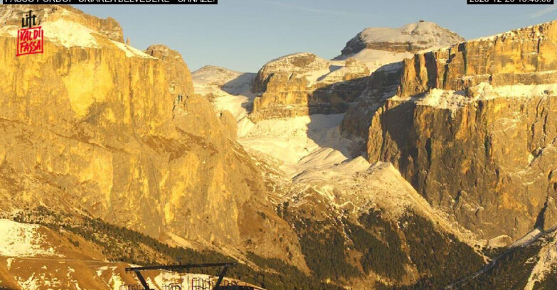 Webcam Campitello-Mazzin-Col Rodella  - Canazei - Belvedere - Skiarea Belvedere