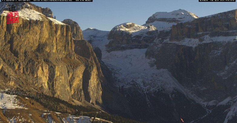 Webcam Campitello-Mazzin-Col Rodella  - Canazei - Belvedere - Skiarea Belvedere