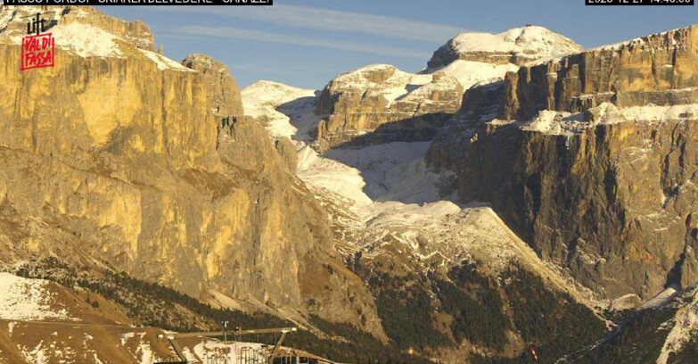 Webcam Campitello-Mazzin-Col Rodella  - Canazei - Belvedere - Skiarea Belvedere
