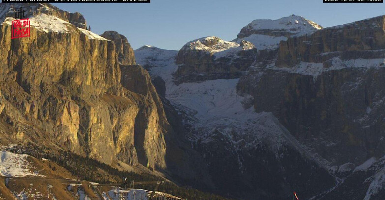 Webcam Campitello-Mazzin-Col Rodella  - Canazei - Belvedere - Skiarea Belvedere