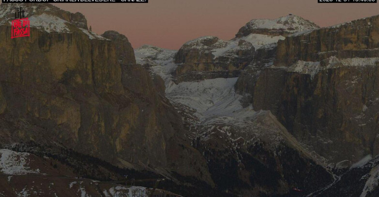 Webcam Campitello-Mazzin-Col Rodella - Canazei - Belvedere - Skiarea Belvedere