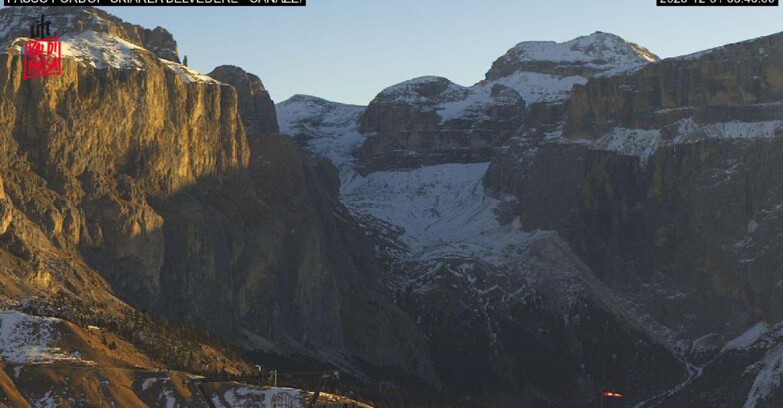 Webcam Campitello-Mazzin-Col Rodella - Canazei - Belvedere - Skiarea Belvedere