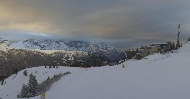 Webcam Folgarida-Marilleva  (Skiarea Campiglio Dolomiti di Brenta - Val di Sole Val Rendena) - Seggiovia Malghette 