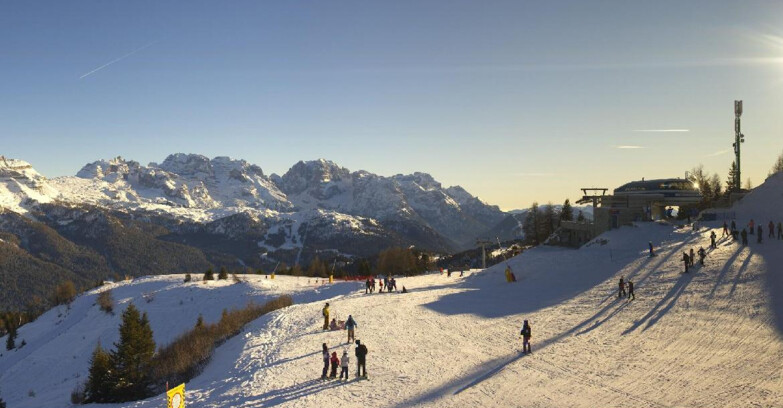 Webcam Skiarea Campiglio Dolomiti di Brenta Val di Sole Val Rendena - Seggiovia Malghette 