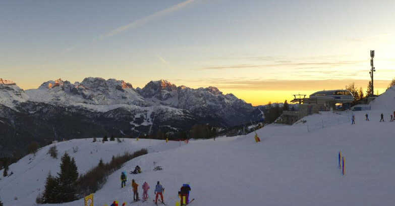 Webcam Folgarida-Marilleva  (Skiarea Campiglio Dolomiti di Brenta - Val di Sole Val Rendena) - Seggiovia Malghette 