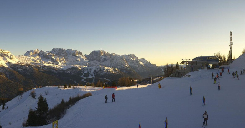 Webcam Skiarea Campiglio Dolomiti di Brenta Val di Sole Val Rendena - Seggiovia Malghette 