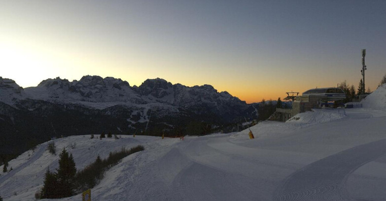 Webcam Folgarida-Marilleva  (Skiarea Campiglio Dolomiti di Brenta - Val di Sole Val Rendena) - Seggiovia Malghette 