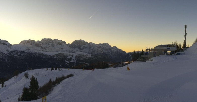 Webcam Folgarida-Marilleva  (Skiarea Campiglio Dolomiti di Brenta - Val di Sole Val Rendena) - Seggiovia Malghette 