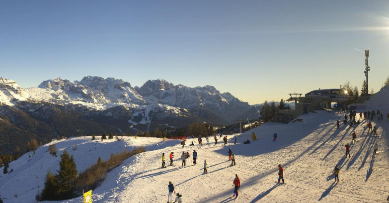 Webcam Folgarida-Marilleva  (Skiarea Campiglio Dolomiti di Brenta - Val di Sole Val Rendena) - Seggiovia Malghette 