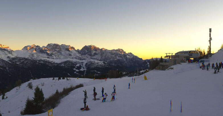 Webcam Folgarida-Marilleva  (Skiarea Campiglio Dolomiti di Brenta - Val di Sole Val Rendena) - Seggiovia Malghette 