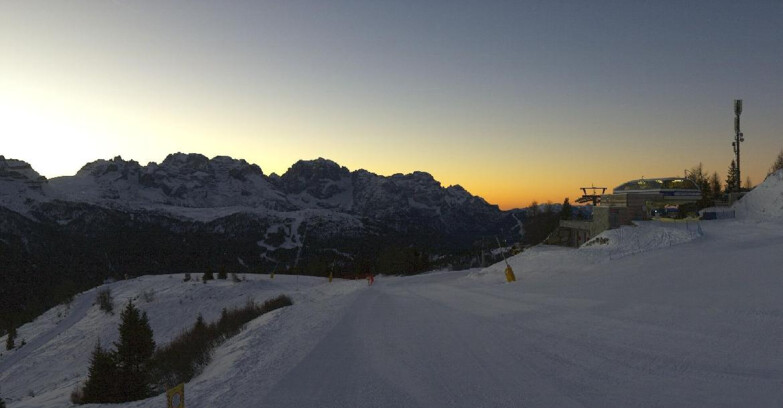 Webcam Folgarida-Marilleva  (Skiarea Campiglio Dolomiti di Brenta - Val di Sole Val Rendena) - Seggiovia Malghette 