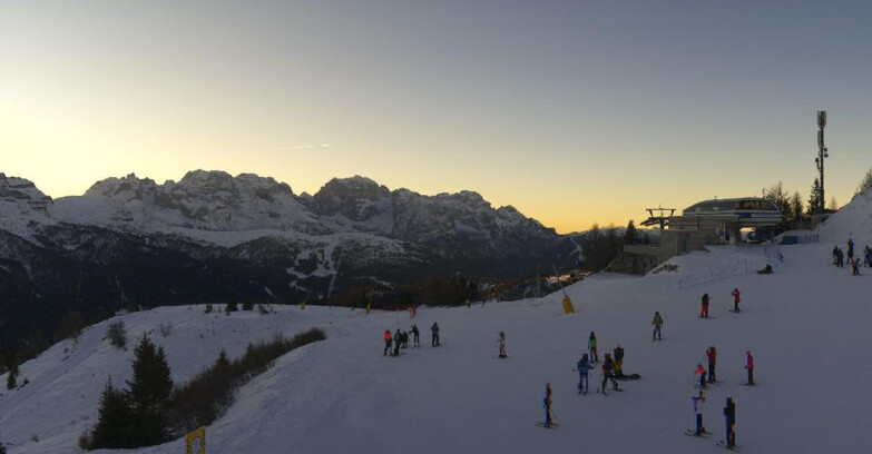Webcam Folgarida-Marilleva  (Skiarea Campiglio Dolomiti di Brenta - Val di Sole Val Rendena) - Seggiovia Malghette 