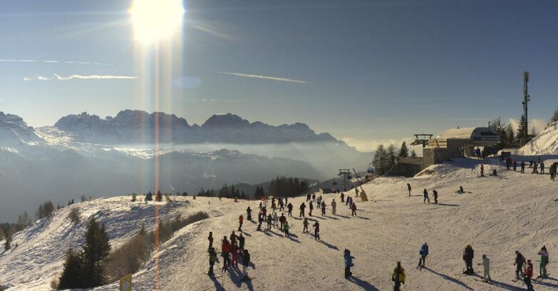Webcam Folgarida-Marilleva  (Skiarea Campiglio Dolomiti di Brenta - Val di Sole Val Rendena) - Seggiovia Malghette 
