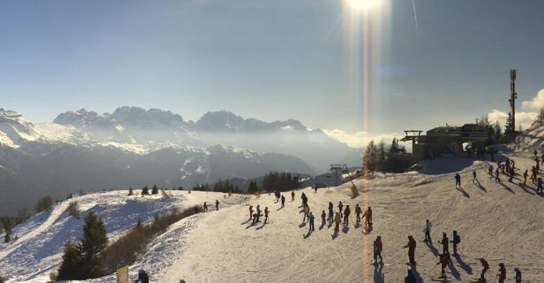 Webcam Folgarida-Marilleva  (Skiarea Campiglio Dolomiti di Brenta - Val di Sole Val Rendena) - Seggiovia Malghette 