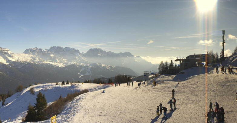 Webcam Folgarida-Marilleva  (Skiarea Campiglio Dolomiti di Brenta - Val di Sole Val Rendena) - Seggiovia Malghette 