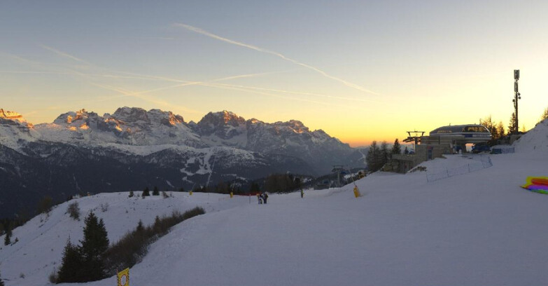 Webcam Folgarida-Marilleva  (Skiarea Campiglio Dolomiti di Brenta - Val di Sole Val Rendena) - Seggiovia Malghette 
