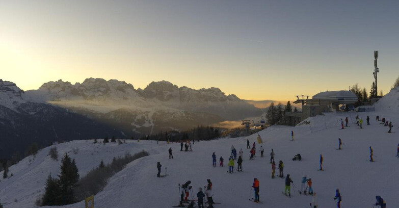 Webcam Folgarida-Marilleva  (Skiarea Campiglio Dolomiti di Brenta - Val di Sole Val Rendena) - Seggiovia Malghette 
