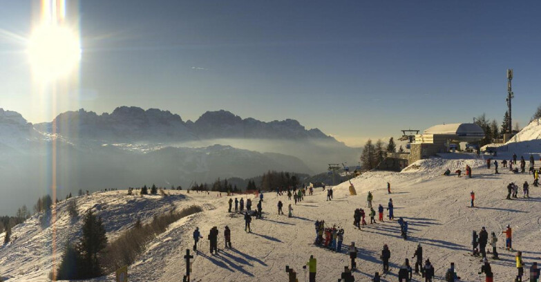 Webcam Folgarida-Marilleva  (Skiarea Campiglio Dolomiti di Brenta - Val di Sole Val Rendena) - Seggiovia Malghette 