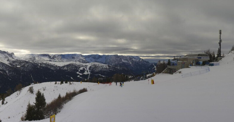 Webcam Ski area Campiglio Dolomiti di Brenta Val di Sole Val Rendena - Seggiovia Malghette Vista sul Brenta