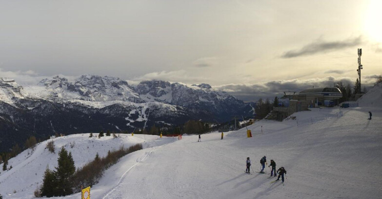 Webcam Ski area Campiglio Dolomiti di Brenta Val di Sole Val Rendena - Seggiovia Malghette Vista sul Brenta