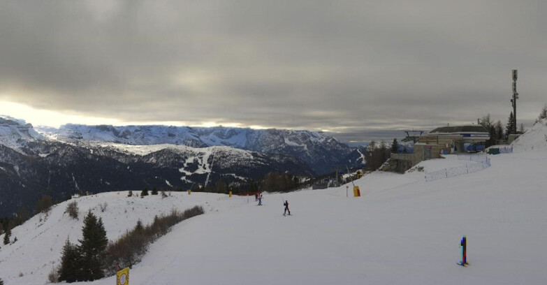 Webcam Ski area Campiglio Dolomiti di Brenta Val di Sole Val Rendena - Seggiovia Malghette Vista sul Brenta