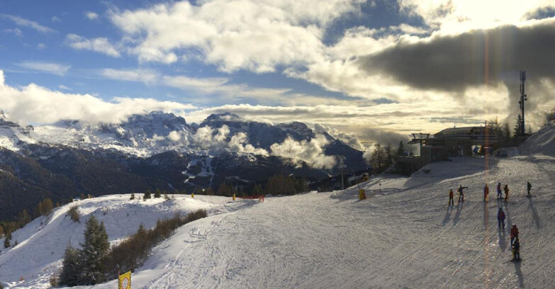 Webcam Folgarida-Marilleva  (Skiarea Campiglio Dolomiti di Brenta - Val di Sole Val Rendena) - Seggiovia Malghette 