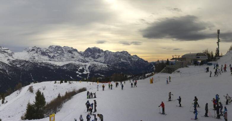 Webcam Skiarea Campiglio Dolomiti di Brenta Val di Sole Val Rendena - Seggiovia Malghette 