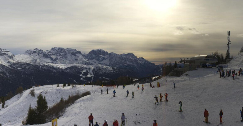 Webcam Skiarea Campiglio Dolomiti di Brenta Val di Sole Val Rendena - Seggiovia Malghette 