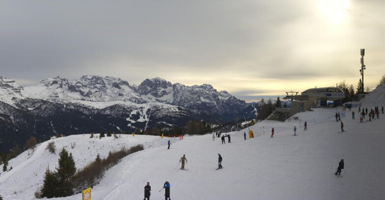 Webcam Skiarea Campiglio Dolomiti di Brenta Val di Sole Val Rendena - Seggiovia Malghette 