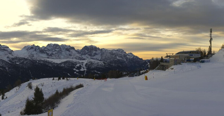 Webcam Skiarea Campiglio Dolomiti di Brenta Val di Sole Val Rendena - Seggiovia Malghette 