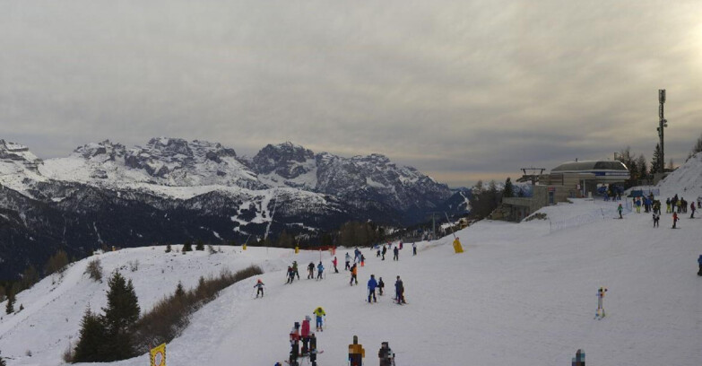 Webcam Skiarea Campiglio Dolomiti di Brenta Val di Sole Val Rendena - Seggiovia Malghette 