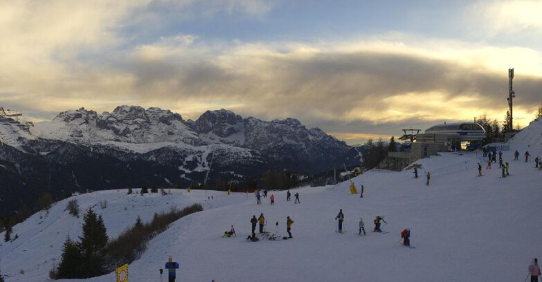 Webcam Skiarea Campiglio Dolomiti di Brenta Val di Sole Val Rendena - Seggiovia Malghette 