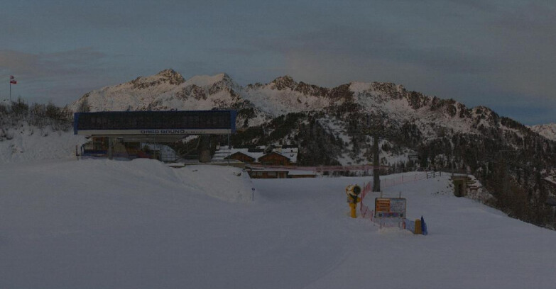 Webcam Skiarea Campiglio Dolomiti di Brenta Val di Sole Val Rendena - Seggiovia Orso Bruno 