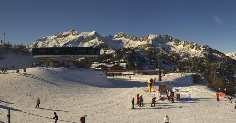 Webcam Ski area Campiglio Dolomiti di Brenta Val di Sole Val Rendena - Seggiovia Orso Bruno 