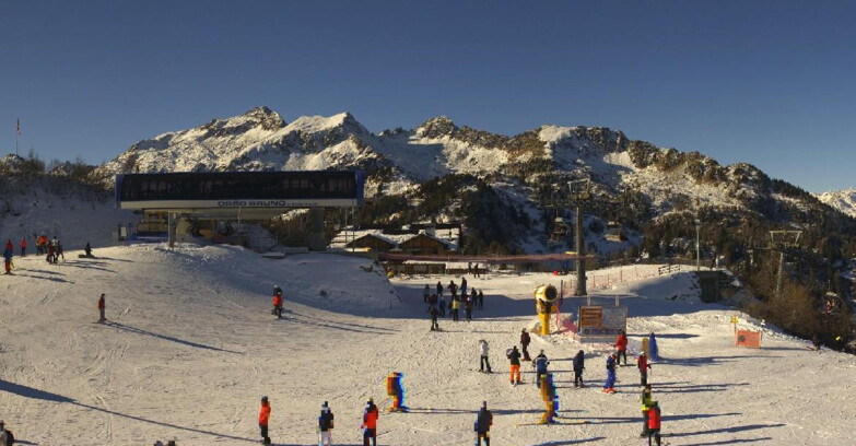 Webcam Ski area Campiglio Dolomiti di Brenta Val di Sole Val Rendena - Seggiovia Orso Bruno 