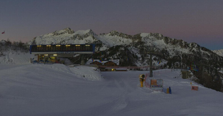 Webcam Ski area Campiglio Dolomiti di Brenta Val di Sole Val Rendena - Seggiovia Orso Bruno 