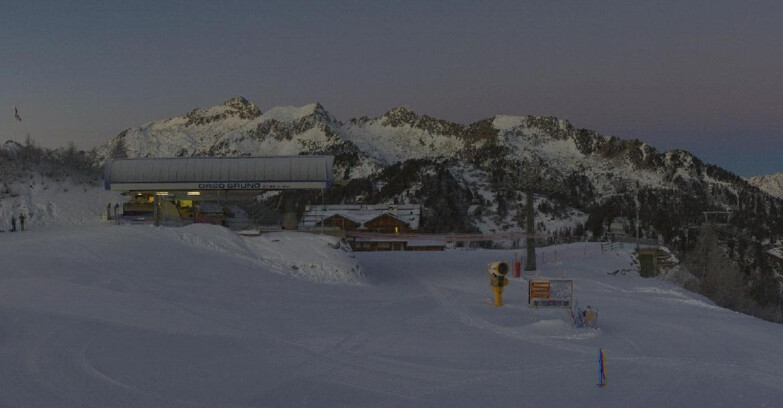 Webcam Folgarida-Marilleva  (Skiarea Campiglio Dolomiti di Brenta - Val di Sole Val Rendena) - Seggiovia Orso Bruno 