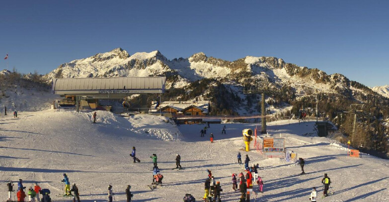 Webcam Folgarida-Marilleva  (Skiarea Campiglio Dolomiti di Brenta - Val di Sole Val Rendena) - Seggiovia Orso Bruno 