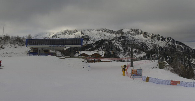 Webcam Ski area Campiglio Dolomiti di Brenta Val di Sole Val Rendena - Seggiovia Orso Bruno 
