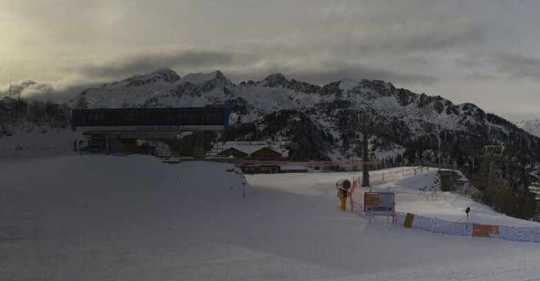 Webcam Ski area Campiglio Dolomiti di Brenta Val di Sole Val Rendena - Seggiovia Orso Bruno 