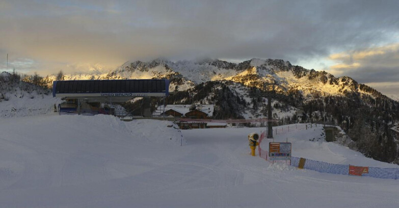 Webcam Ski area Campiglio Dolomiti di Brenta Val di Sole Val Rendena - Seggiovia Orso Bruno 