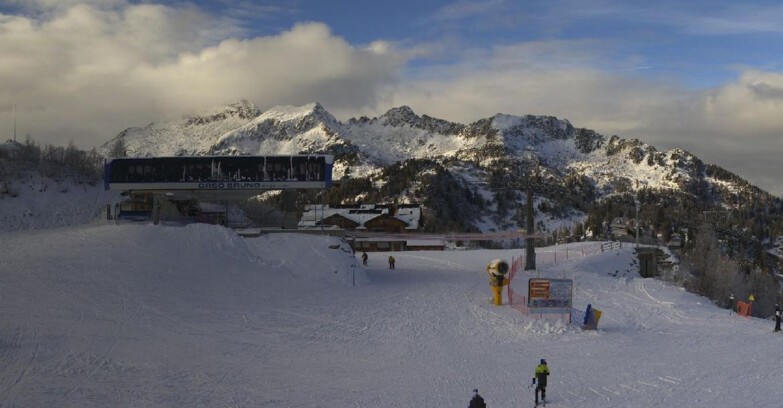 Webcam Skiarea Campiglio Dolomiti di Brenta Val di Sole Val Rendena - Seggiovia Orso Bruno 