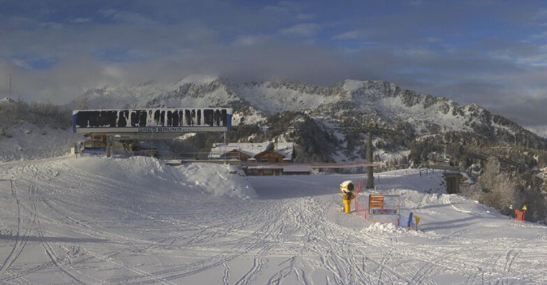 Webcam Skiarea Campiglio Dolomiti di Brenta Val di Sole Val Rendena - Seggiovia Orso Bruno 