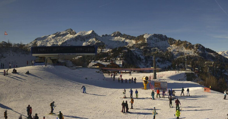 Webcam Skiarea Campiglio Dolomiti di Brenta Val di Sole Val Rendena - Seggiovia Orso Bruno 