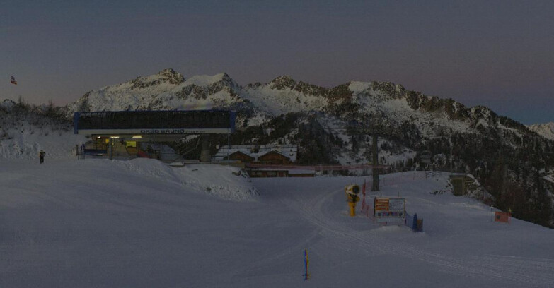 Webcam Skiarea Campiglio Dolomiti di Brenta Val di Sole Val Rendena - Seggiovia Orso Bruno 