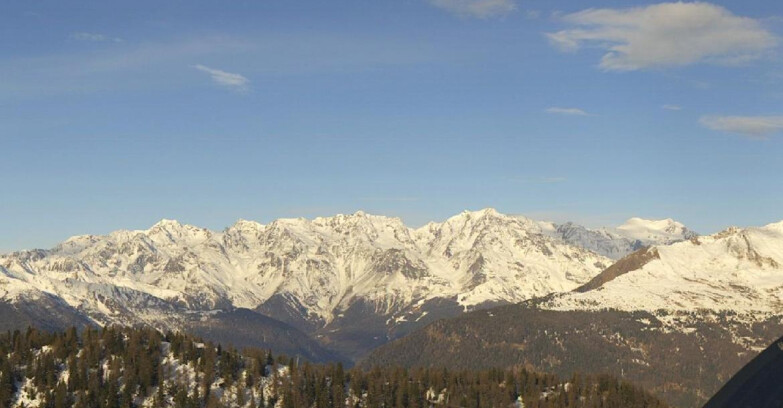 Webcam Folgarida-Marilleva  (Skiarea Campiglio Dolomiti di Brenta - Val di Sole Val Rendena) - Gruppo Ortles Cevedale  