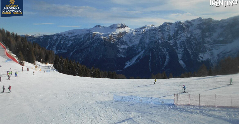Webcam Ski area Campiglio Dolomiti di Brenta Val di Sole Val Rendena - Pista delle Rocce - Folgarida