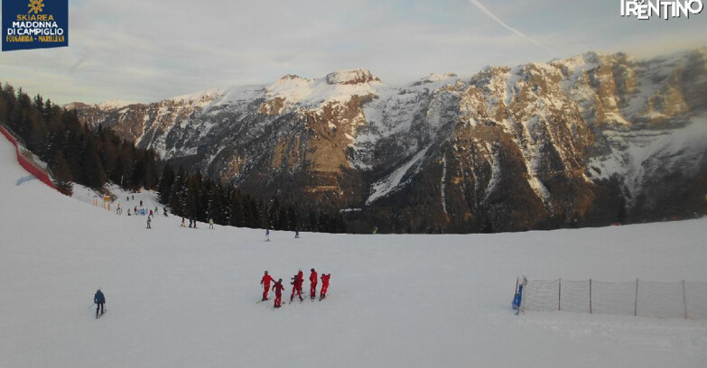 Webcam Ski area Campiglio Dolomiti di Brenta Val di Sole Val Rendena - Pista delle Rocce - Folgarida