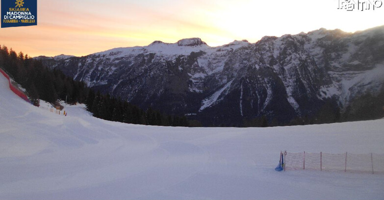 Webcam Skiarea Campiglio Dolomiti di Brenta Val di Sole Val Rendena - Pista delle Rocce - Folgarida